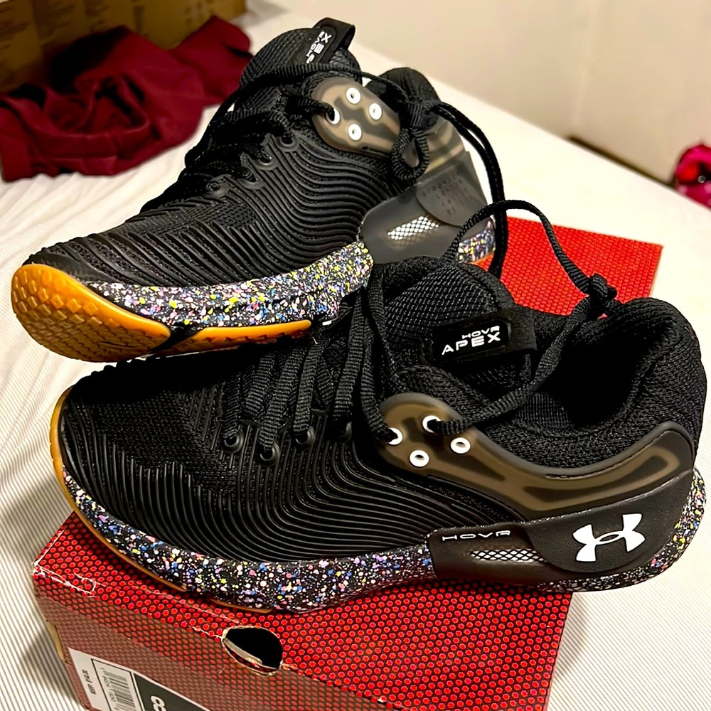 UA HOVR Apex 2 Speckle